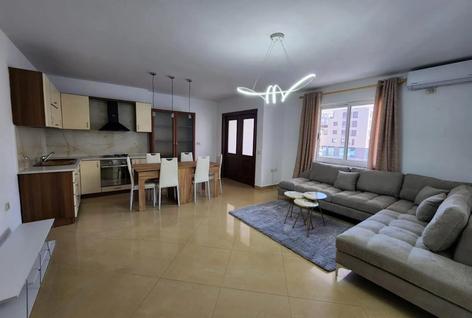 Tirana Square Hotel Albania