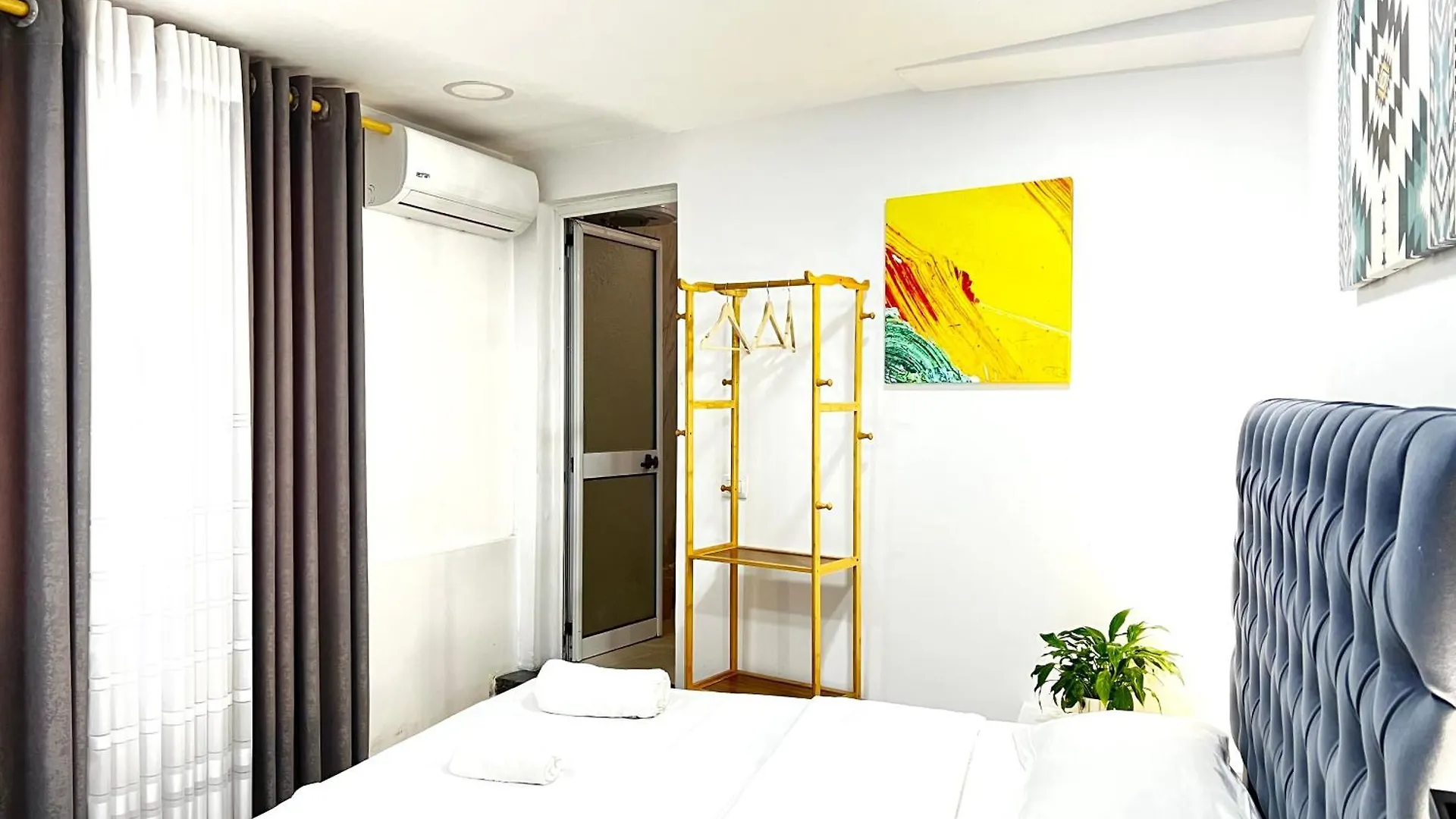Tirana Square Hotel 3*,