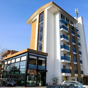 Hotel White Dream