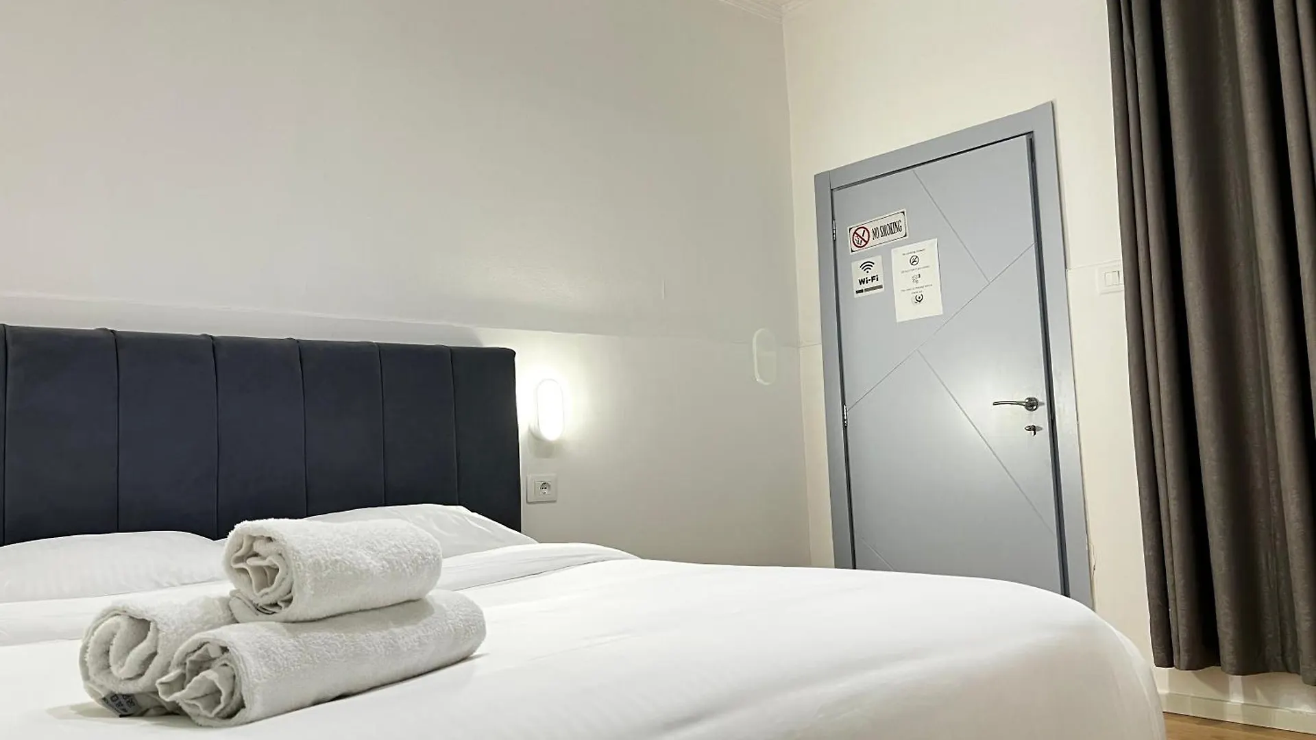 Tirana Square Hotel 3*,